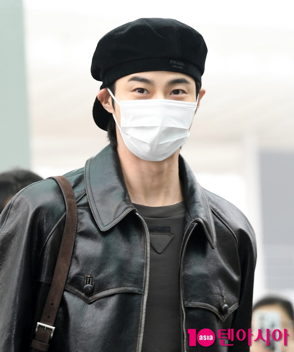 변우석이 마스크를 쓴 채 취재진 앞에 모습을 내비쳤다./사진=텐아시아DB