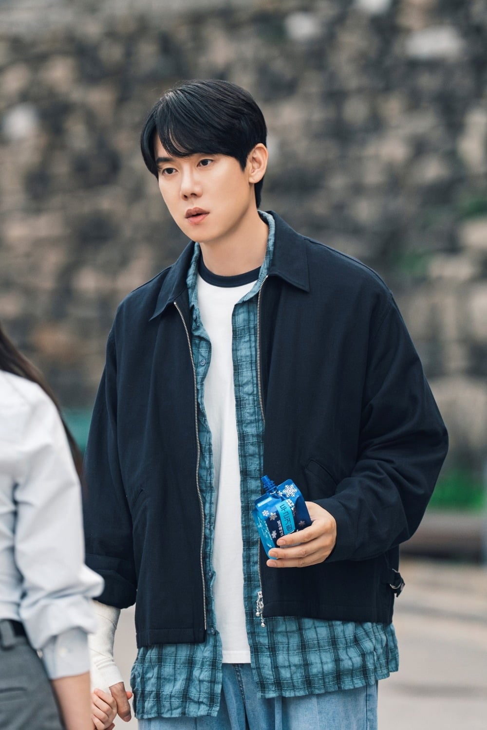 유연석 주연의 '신이랑 법률사무소' 시청률이 하락했다./사진제공=킹콩 by 스타쉽