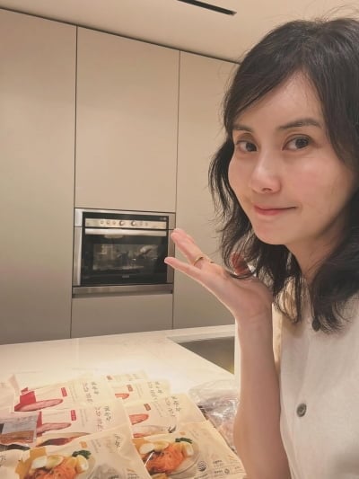 최정윤, '5살 연하' 재혼 고백 후 더 화사해진 근황…"나이 거꾸로 먹나" 감탄만