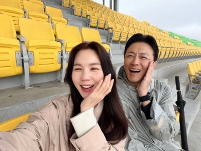 '2세 계획 중단' 진태현♥박시은 애틋한 근황 전했다…닮아가는 미소 눈길