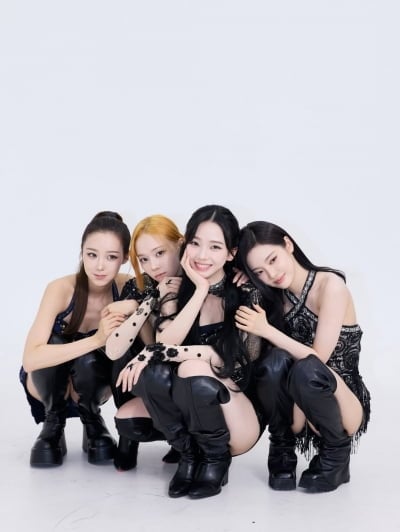 '26세' 카리나, 에스파 멤버들과 우정 뽐냈다…"데뷔 이후 최고" 인형 비주얼 눈길