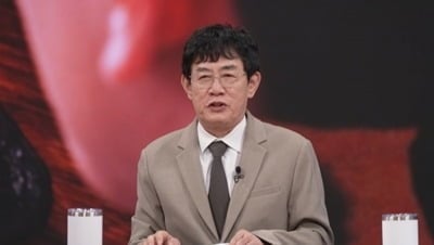 '65세' 이경규, 결국 소신 발언했다…불붙은 논쟁에 언성 "밥상에 올리지 마" ('미스터리')