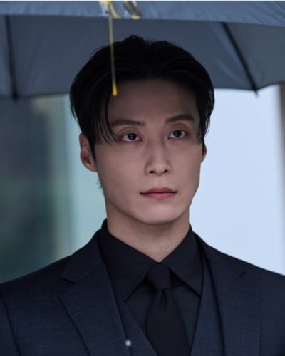 자본주의가 낳은 괴물…허남준, 악질 재벌 됐다더니 길 가다가 계란 맞을 위기 ('멋진신세계')