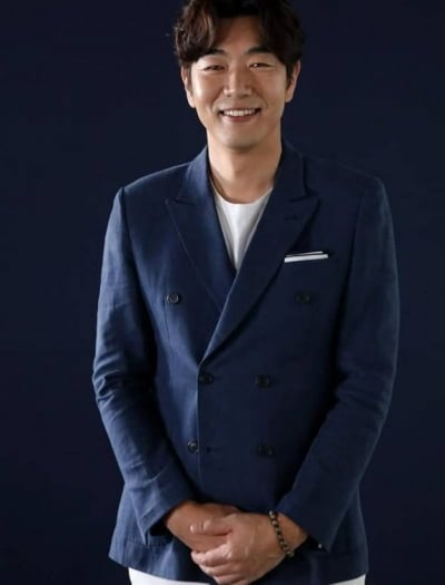 Actor Lee Jong-hyuk Suffers Calf Muscle Rupture, Shares Experience on Instagram