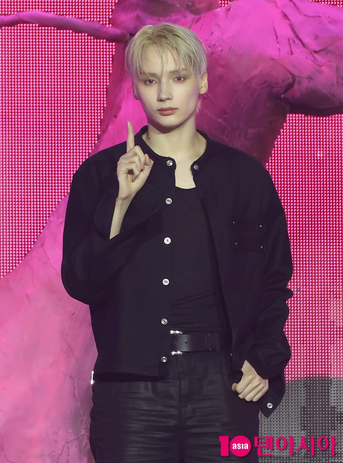 투모로우바이투게더 휴닝카이, 눈빛 하나로 팬심 올킬[TEN포토+]