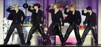 투모로우바이투게더, 타이틀곡 ‘하루에 하루만 더 (Stick With You)’[TEN포토+]