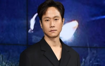 '김유미♥' 정우, 결혼 전 혈서 받았다…"신체 털 보내, 무서워 숨어 지내" ('짠한형')