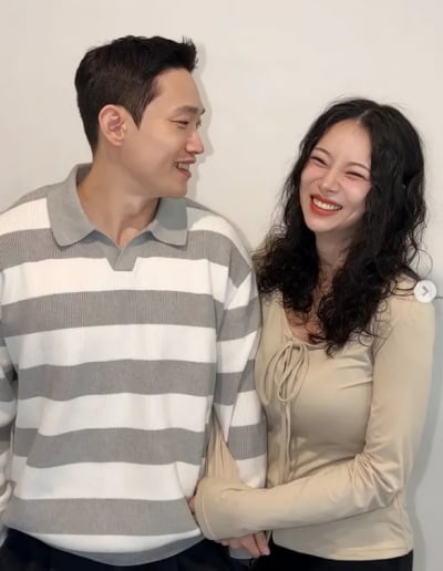 유현철♥10기 옥순, 언팔 1년 만에 사이좋게…이혼설 딛고 럽스타