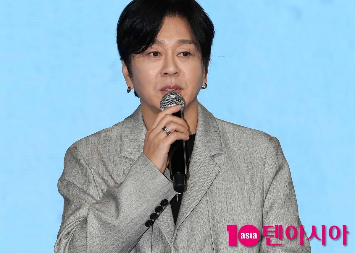 가수 윤도현이 이야기하고 있다 / 사진=텐아시아 DB