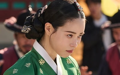 임지연, 눈빛이 표독스럽네…21세기 대한민국서 살아남을 수 있을지('멋진 신세계')