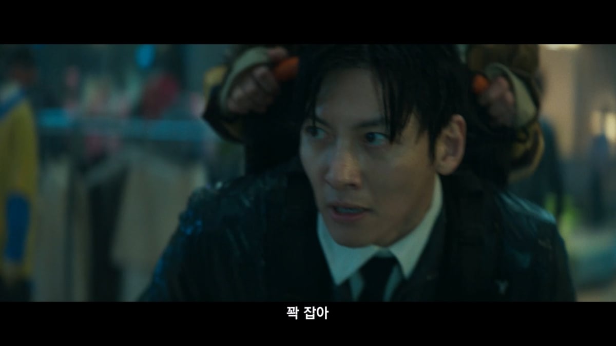 영화 '군체' 스틸컷 / 사진제공=㈜쇼박스