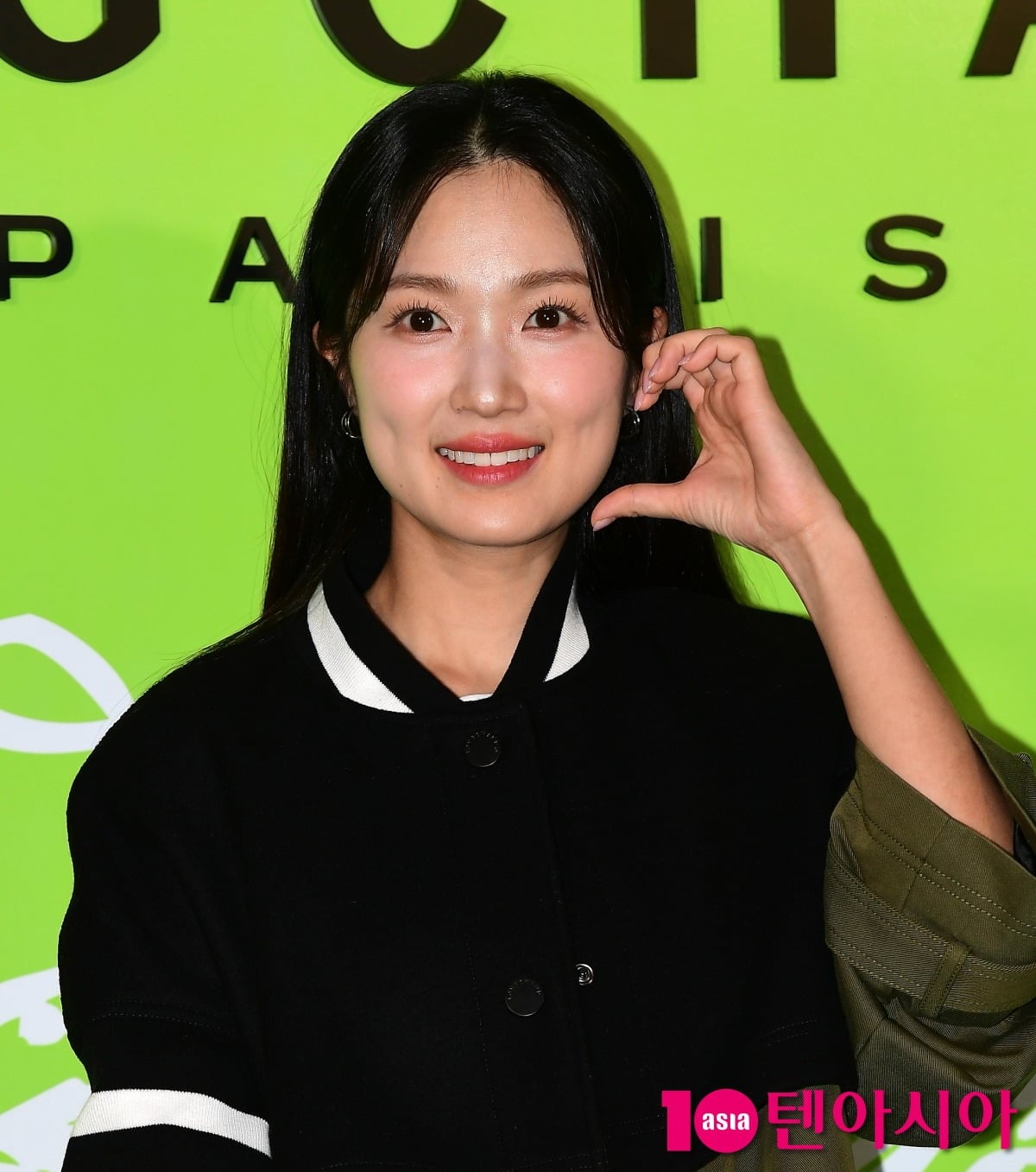 김혜윤이 공식 행사에 참석해 포즈를 취하고 있다./사진=텐아시아DB