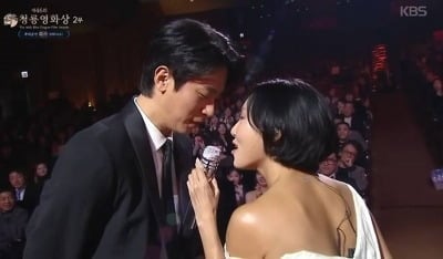 화사, 박정민과 ♥입맞춤에 입 열었다…"그때의 설렘 떠올라" ('영스트리트')