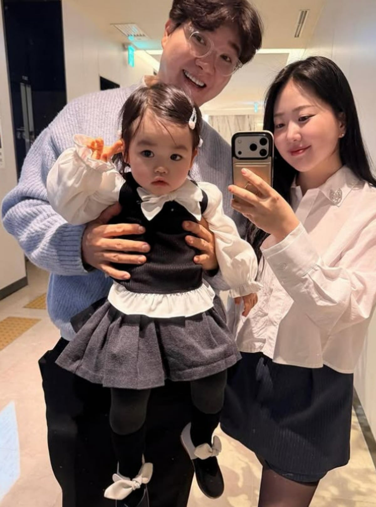 박수홍-김다예 부부가 딸과 함께 평화로운 일상을 보내고 있는 모습. / 사진=김다예 SNS