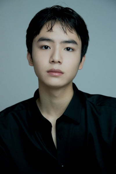 [공식] '차은우·김수현 아역' 문우진, 깜짝 소식 알렸다…데뷔 11년 차에 '허수아비' 출연 확정