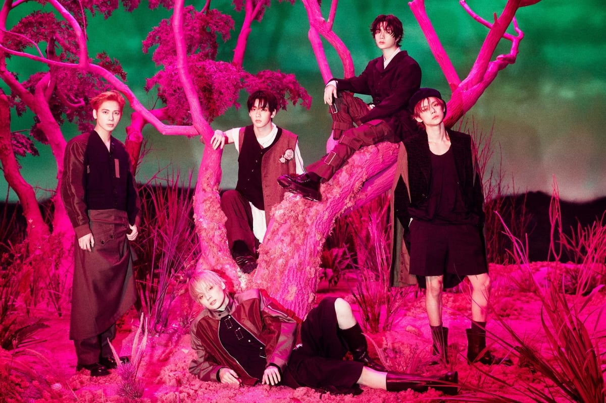 투모로우바이투게더 미니 8집 콘셉트 포토 / 사진 제공=빅히트 뮤직(하이브)