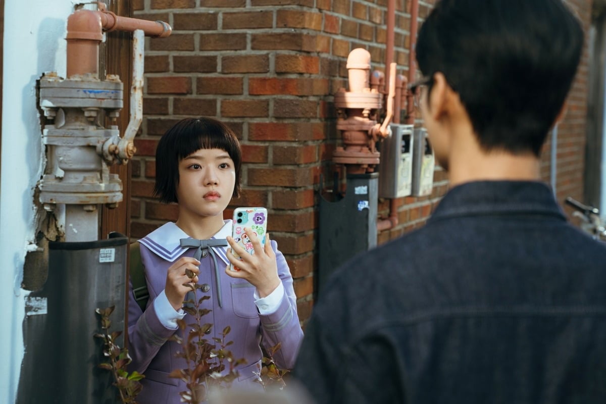 지난 17일 쿠팡플레이 시리즈 '로맨스의 절댓값' 1~4화가 공개됐다. / 사진='로맨스의 절댓값' 캡처