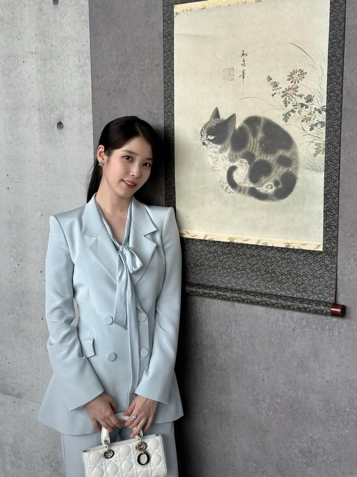 사진 = 아이유 인스타그램 