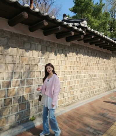 '♥백도빈' 정시아, 농구선수 아들 둔 엄마 맞나…핑크 가디건 입고 '인간 벚꽃' 변신