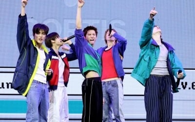 CORTIS's New Track 'REDRED' Achieves Global Success with Impressive Pre-Save Numbers