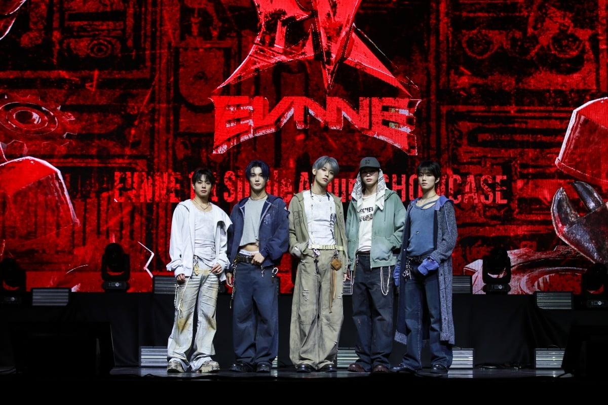  EVNNE at "Backtalk" Media Showcase / Photo Courtesy of Jellyfish Entertainment