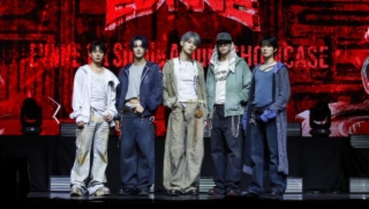 "새로운 길 개척할래요" 이븐(EVNNE) 첫 싱글 'Backtalk' 쇼케이스서 당찬 포부