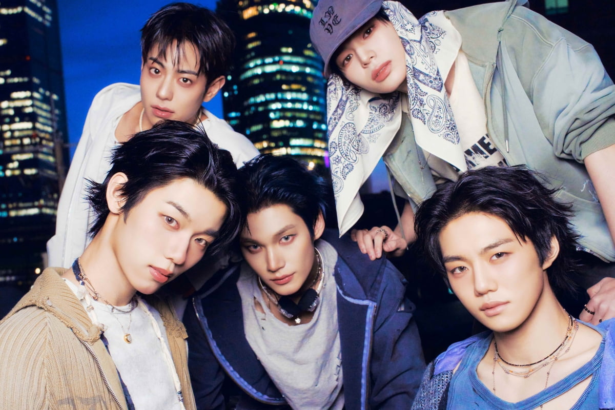 EVNNE "Backtalk" Promotional Image / Photo Courtesy of Jellyfish Entertainment