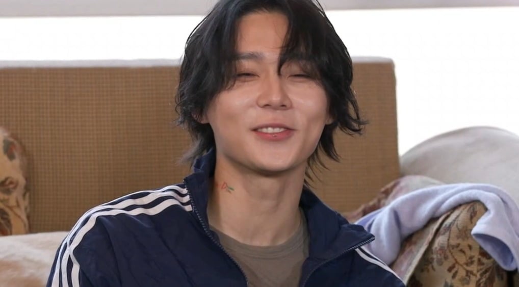 가수 던이 연애 이야기에 고개를 끄덕였다가 회피했다./사진제공=SBS