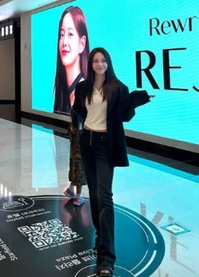 김세정, 유튜브서 "제일 달라진 멤버" 말 나오더니…10등신 얼굴 실화인가