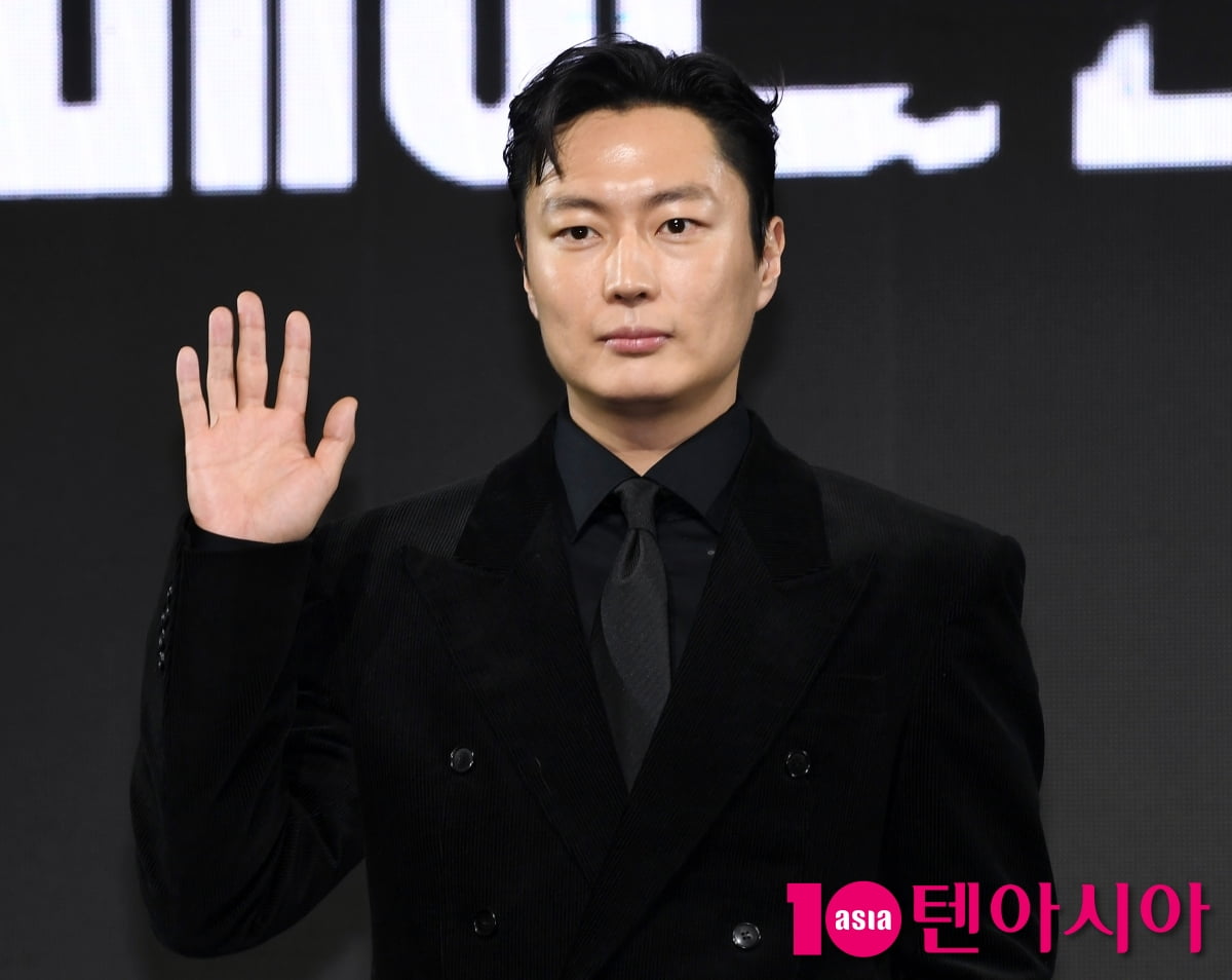 배우 노재원이 포즈를 취하고 있다 / 사진=텐아시아 DB