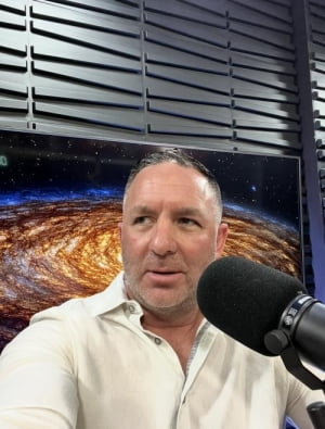 트라우마 회복 프로젝트 마이클 에반스, '엘라라' 한국어판 참여 아티스트 만나러 방한