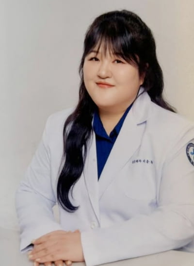 "이국종 교수님 아니고"…가운 입은 이국주, 다이어트 전문의 바이브