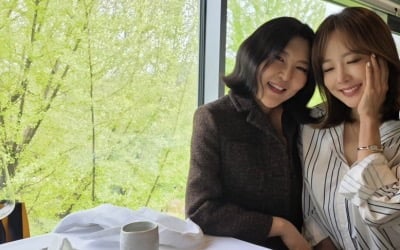 54세 한혜연, 14kg 감량하고 미모 리즈 갱신…44세 소유진이랑 견줘도 손색없네