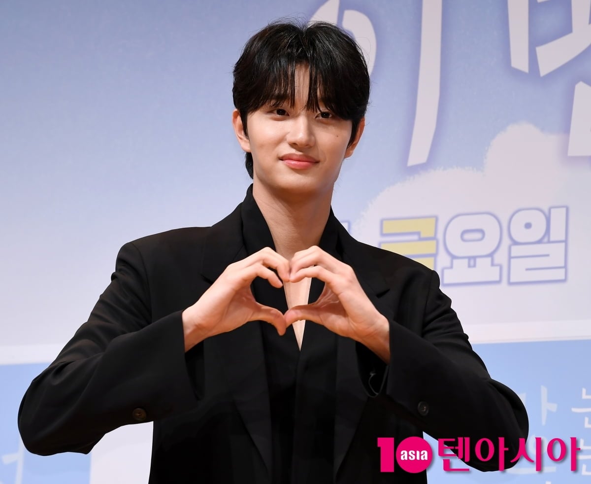 배우 김재원이 포즈를 취하고 있다 / 사진=텐아시아 DB