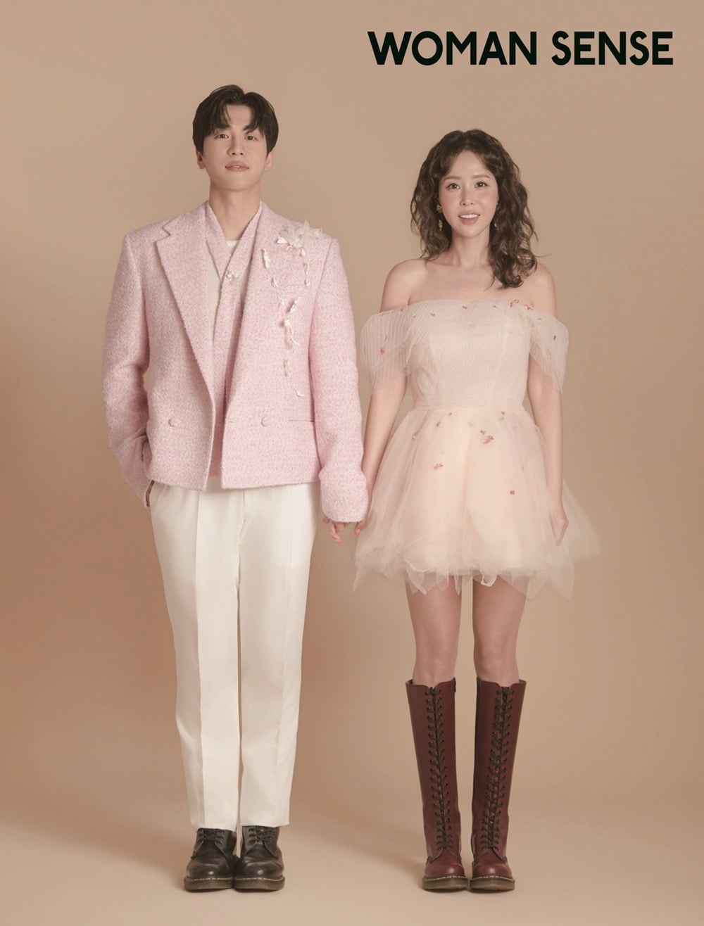 문원과 신지의 커플 화보가 공개됐다. / 사진제공=우먼센스