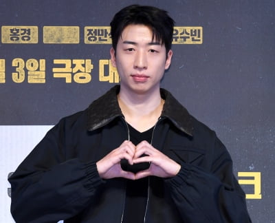 데뷔 10년 차 배우인데…충격적 일상 공개 됐다, 일어나자마자 '무도' 시청→극한의 효율 추구 ('나혼산')