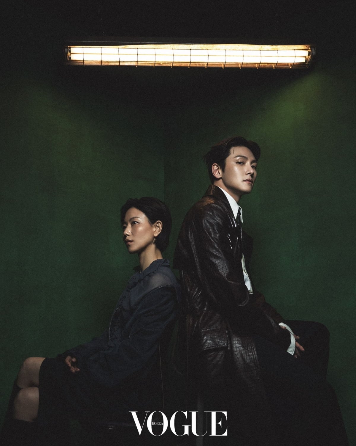 전지현, 45살에도 여전한 복근…11년 만에 스크린 복귀 앞두고 강렬한 눈빛('군체')