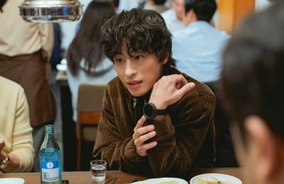 첫방부터 아이유♥변우석에게 완패했다더니…구교환, 공감과 진상의 아슬아슬한 경계 ('모자무싸')