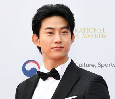 2PM, '품절남' 옥택연 결혼식 총출동…멤버들 축가·황찬성 사회 '의리'