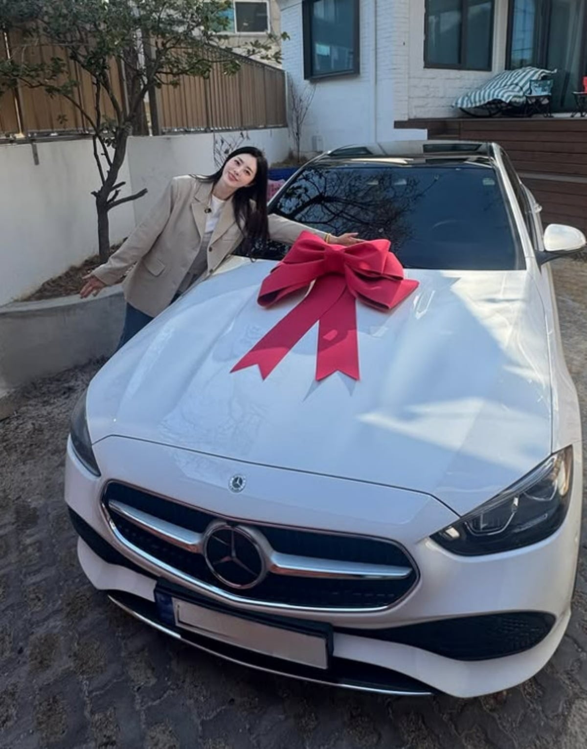 미국 변호사 겸 방송인 서동주가 남편에게 외제차를 깜짝 선물 받았다. / 사진=서동주 SNS