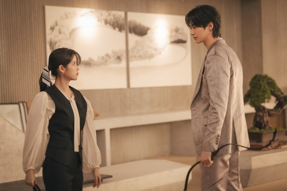 아이유와 변우석이 처음으로 사랑싸움을 벌인다./사진제공=MBC