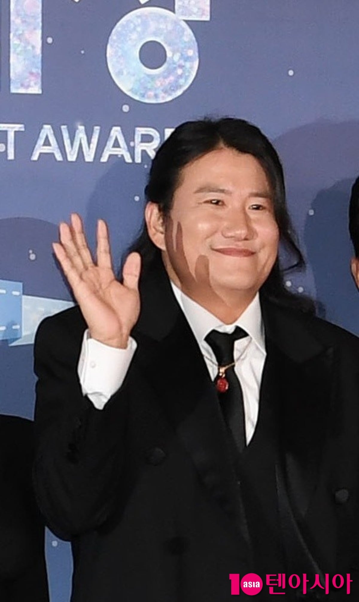 개그맨 임우일이 포즈를 취하고 있다 / 사진=텐아시아 DB