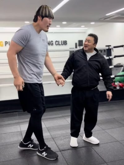 최홍만 vs 마동석 맞붙었다…팝콘 각 분위기에 돌연 '솔로 퀸' 등장