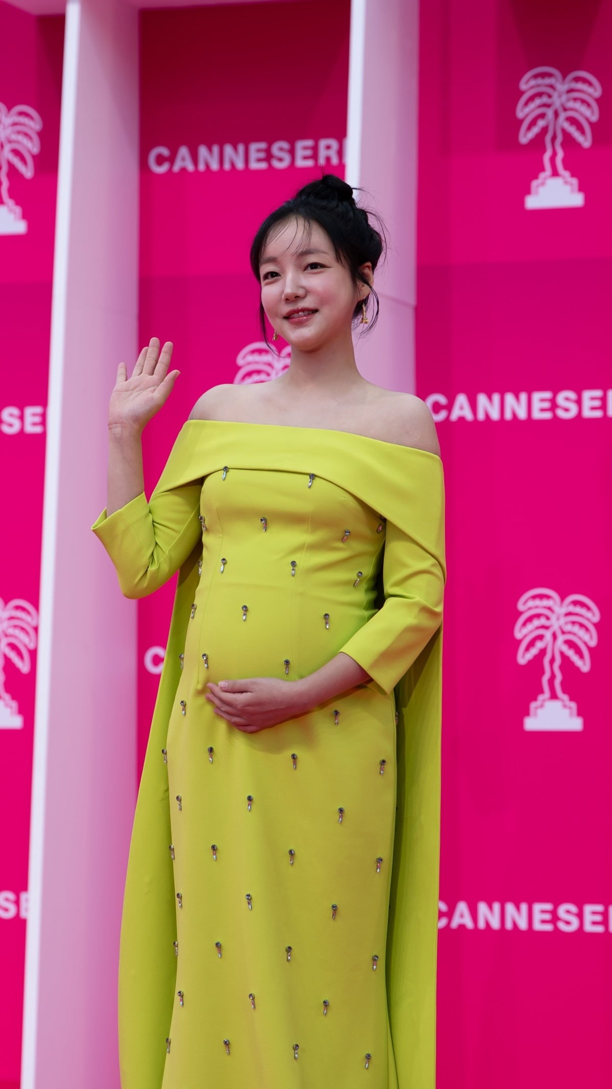 배우 문지인이 세계적인 영화 축제인 칸 영화제에 공식 초청돼 핑크카펫을 밟았다./사진제공=심스토리