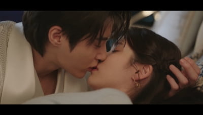 아이유♥변우석, 결국 대형사고 쳤다…요트 위 키스 엔딩에 '11.2%' 기록 ('대군부인')