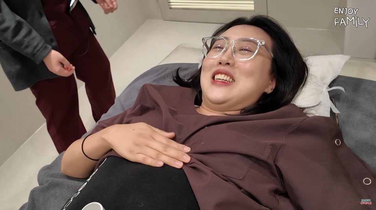 '엔조이커플'의 임라라가 건강 검진을 진행했다. / 사진제공=유튜브 채널 '엔조이커플' 캡처