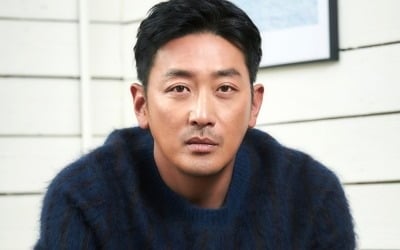 [공식] 하정우, 삭발 이유 있었다…♥차정원과 결혼설 부인하더니, 전두환으로 변신 ('보통사람들')