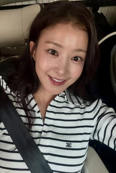 Actress Lee Si-young Moved to Tears by Son's Heartfelt Letter