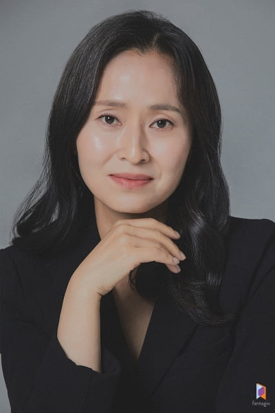 [공식] 재벌집 전문이네…김현, 회장님 저택서 대소사 관리하는 집사('멋진신세계')