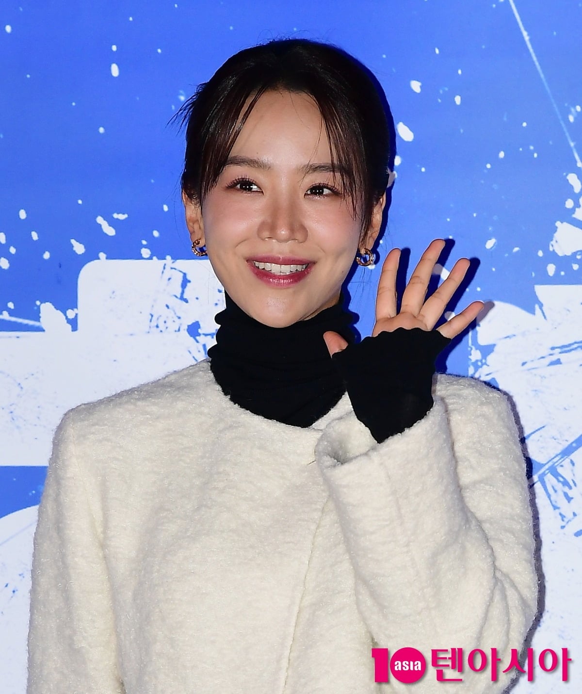 신혜선이 공식 행사에 참석해 포즈를 취하고 있다./사진=텐아시아DB